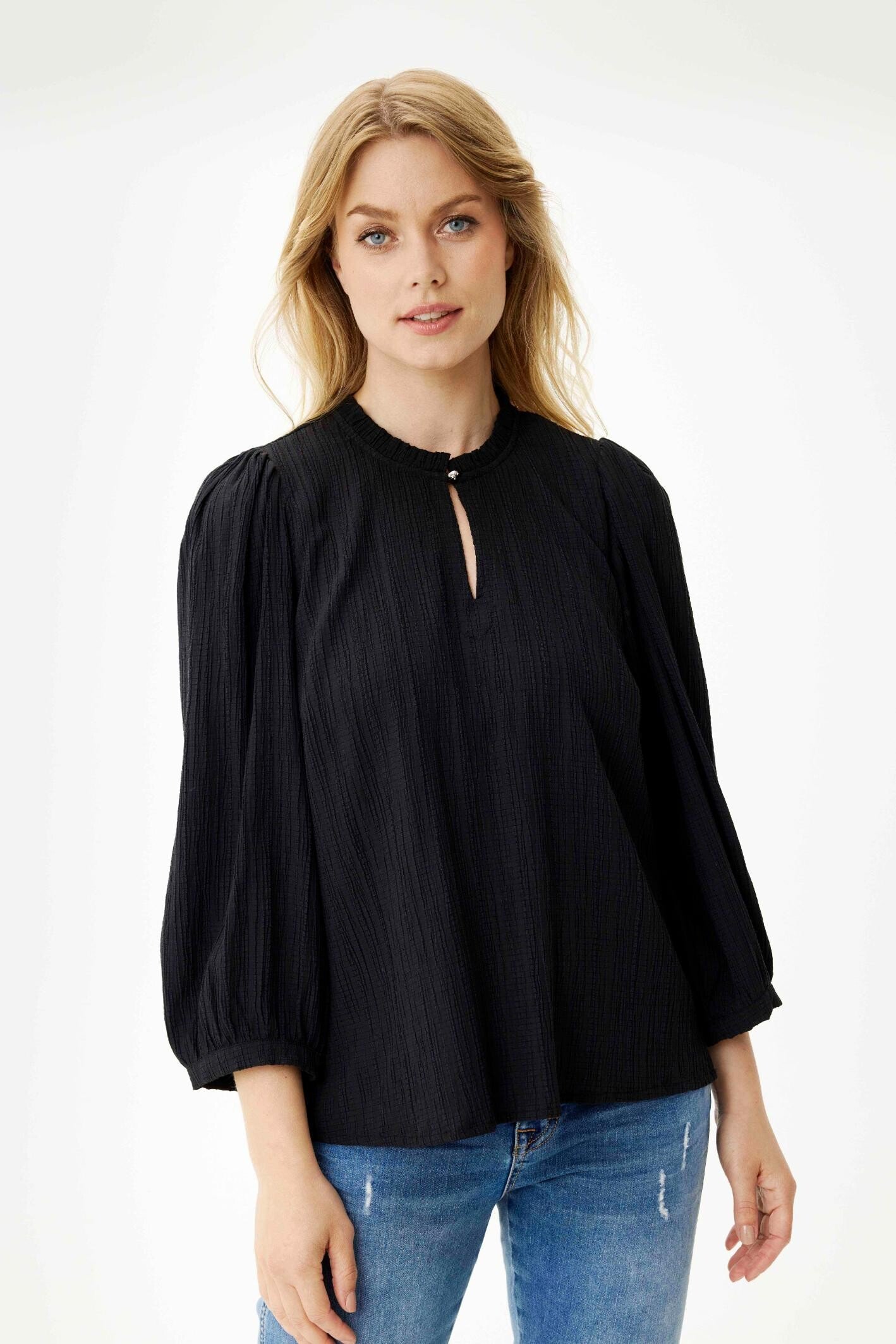 IN FRONT TOVE BLUSE 16121 999